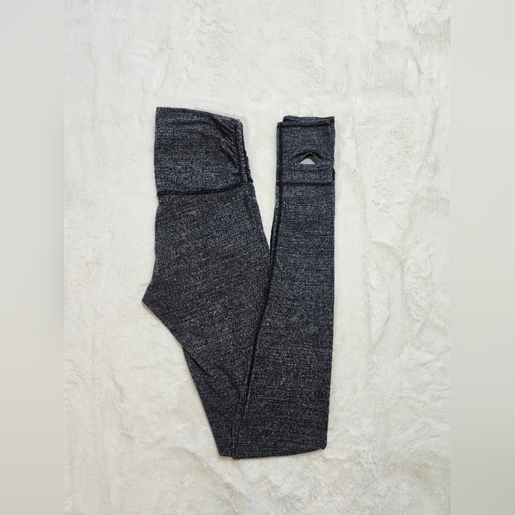 Lululemon Still Mind Tight *28". Size 4. - Picture 12 of 15